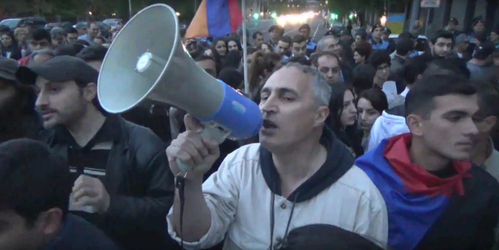 Ermənistanda rus hərbçilərinə qarşı piket keçirilib