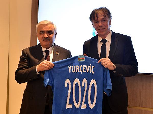 Futbol üzrə Azərbaycan millisinin baş məşqçisi müəyyənləşib