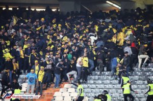 Tehranda futbol oyununda kütləvi dava: 1 ölü, 295 yaralı