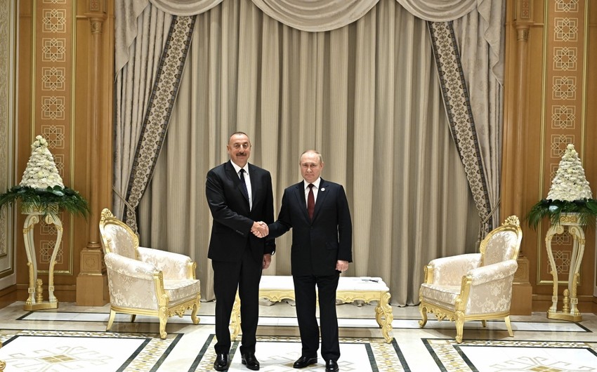 Prezident İlham Əliyev Aşqabadda Vladimir Putin ilə görüşüb