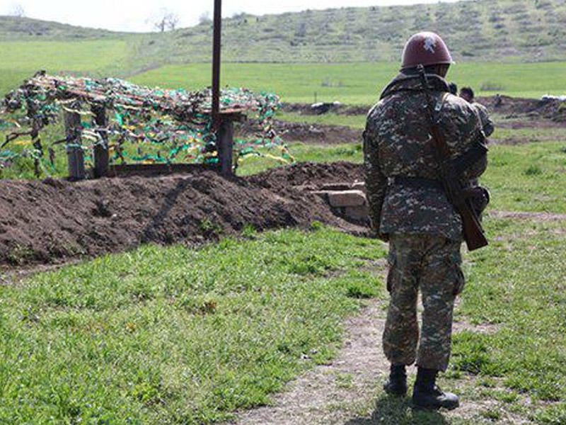 Ermənistanda hərbi qulluqçu özünü güllələdi 
