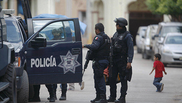 Meksikada polislərə hücum olub, ölənlər var
