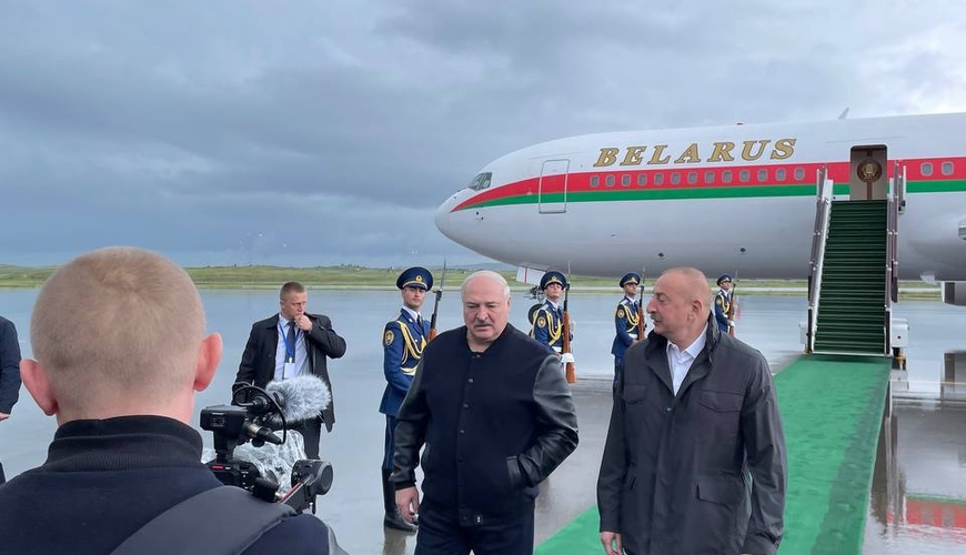 Belarus Prezidenti öz təyyarəsi ilə Füzuliyə getdi - FOTO