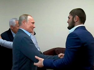 Putin UFC çempionu Həbiblə görüşdü