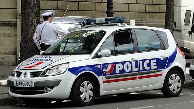 Fransada ticarət mərkəzində silahlı hücum