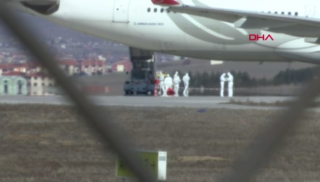 Ankara aeroportunda koronovirus həyəcanı – Qumdan gələn 12 sərnişin qızdırmalı çıxdı 