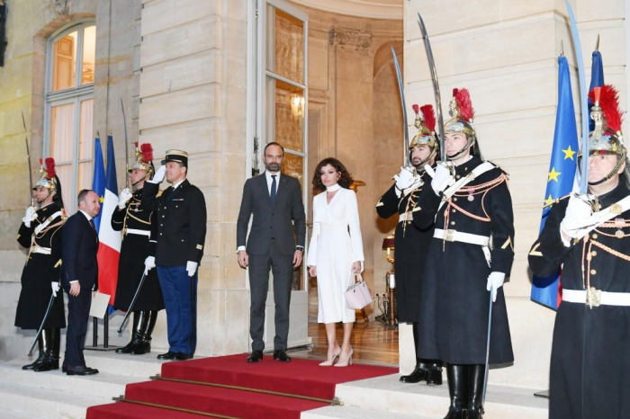 Mehriban Əliyeva Fransanın Baş naziri ilə görüşdü – Fotolar