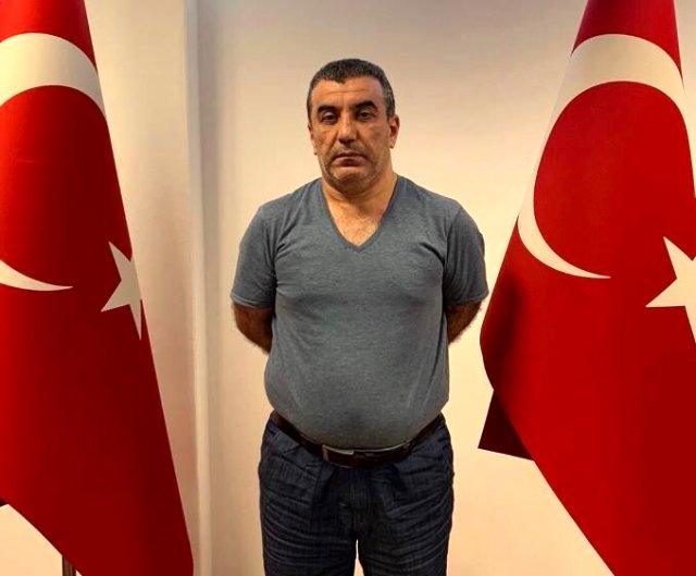  FETÖ-nün Meksika imamı qandallanaraq Türkiyəyə gətirildi 