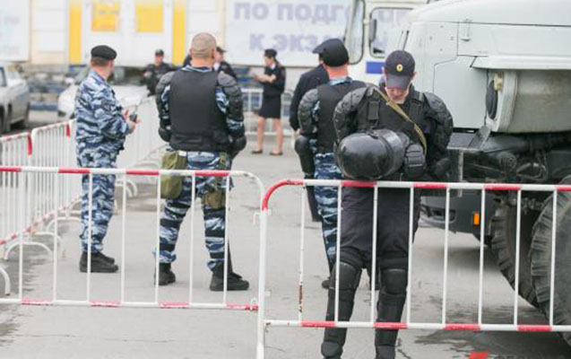 Rusiyada azərbaycanlı polisi dişlədi 