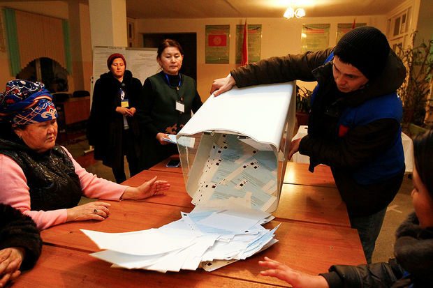 Qırğızıstanda parlament seçkilərinin ilk nəticələri açıqlandı