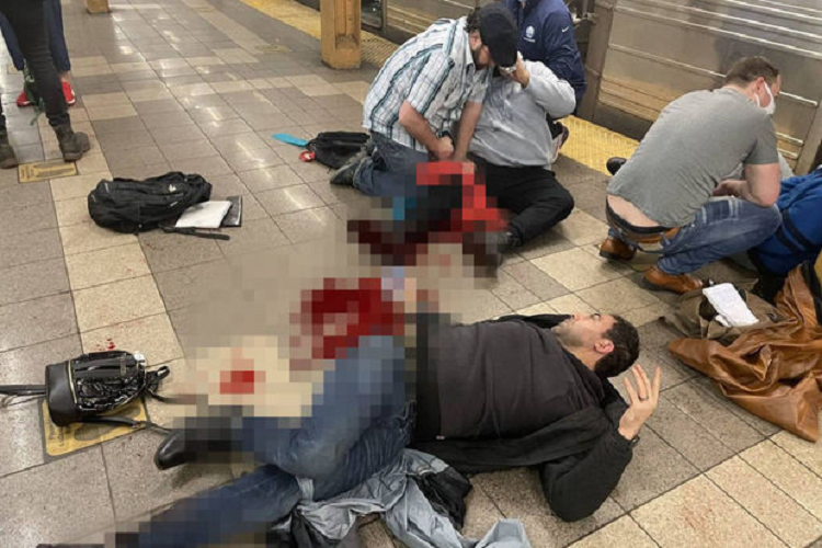 Nyu-York metrosunda atışma: 24 nəfər yaralandı - VİDEO