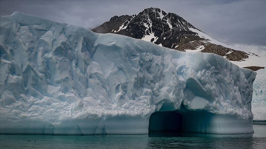 ŞOK HADİSƏ: Böyük Britaniya adası böyüklüyündə aysberq Antarktidadan qopdu
