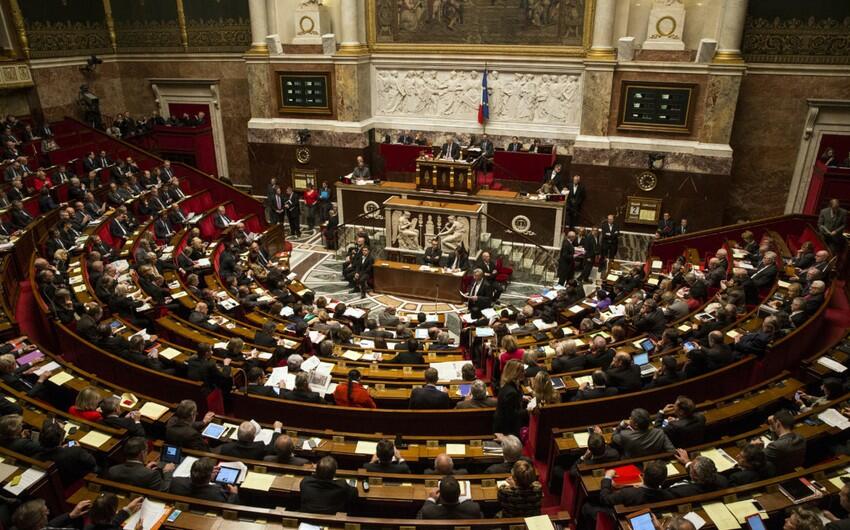 Fransa Senatı pensiya islahatını qəbul etdi