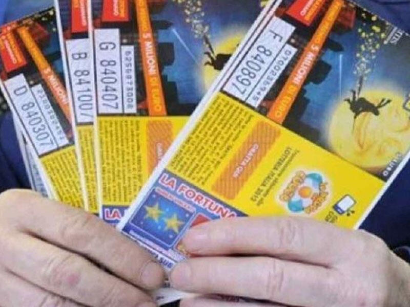 Yaşlı qadının 500 milyon avroluq lotereya bileti oğurlandı