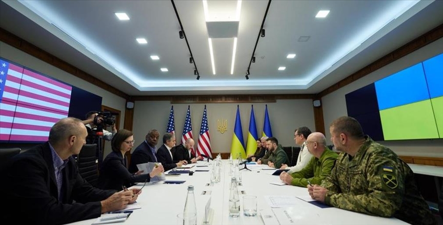 Zelenski ABŞ rəsmilərinə Rusiyaya qarşı sanksiyalar planını təqdim etdi