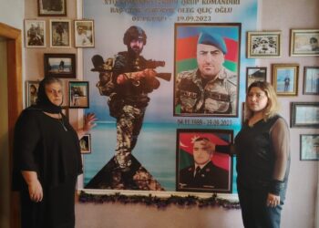 Şairə Esmira Günəş şəhid Oleq Cəfərovun ailəsini ziyarət edib
