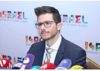 Suverenlik Günümüzü ilk bu ölkə təbrik etdi