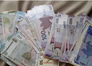 Sumqayıtda məktəb direktorunun şagirdlərdən pul tələb etməsi iddiası araşdırılır