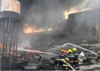 Xətai rayonunda güclü yanğın söndürülür