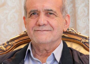 Pezeşkian Xameneiyə qarşı çıxır? – Oğlu açıqladı