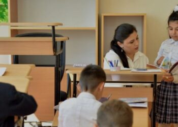 Bu gün müəllimlərin peşə bayramıdir