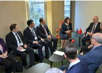 Sahibə Qafarova Numan Kurtulmuşla görüşüb