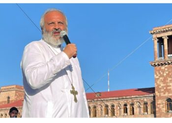 “Biz anklavların Azərbaycana verilməsini dayandırdıq və ya təxirə sala bildik”-Qalstanyan