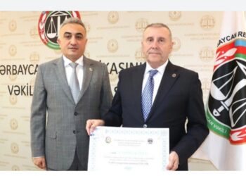 General vəkil kimi fəaliyyətə başlayıb