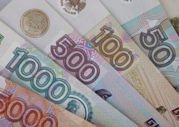 Yeni sanksiyalar Rublu çökdürdü