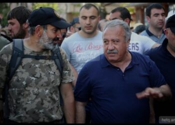 Sasun Mikaelyan Azərbaycan Ermənistan sərhədində mövqelərə baxış keçirib. 