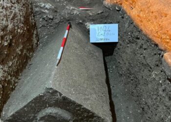 Tarixi kəşf: Müqəddəs Nikolay kilsəsində Sarkofaq tapıldı – FOTOLAR