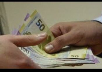 13 yaşlı qızı aldadıb 80 min manatı aldı,özunə biznes qurdu