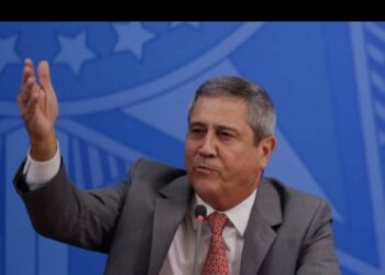 Keçmiş müdafiə naziri həbs olundu