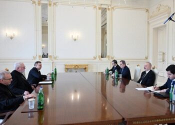 İlham Əliyev Müqəddəs Taxt-Tacın Dövlətlər və Beynəlxalq Təşkilatlarla əlaqələr üzrə katibini qəbul edib