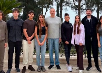 Prezident İlham Əliyevin ad günündə ailə fotosu
