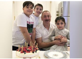 Nəvələrinin Prezident İlham Əliyevə ad günü hədiyyəsi
