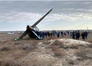 Təyyarə qəzasinda sağ qalanların çıxarılma ani-Video