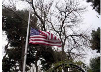 ABŞ səfirliyində bayrağımız yarıya endirildi