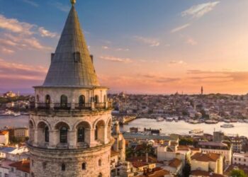 İstanbul qüllələri: Möcüzələri kəşf edin -FOTOLAR