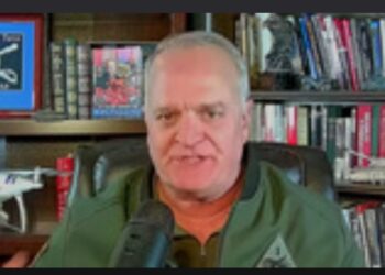 “Konqresin milyardlarla dollar ayırması ukraynalıların qələbə qazana bilməyəcəyi bir müharibədə ölməsinə imkan verdi”-Daniel Devis