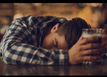 İstanbulda saxta spirtli içkidən ölənlərin sayı artıb