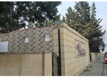 Məşhur “Antrikot” restoranı sökülür -Fotolar