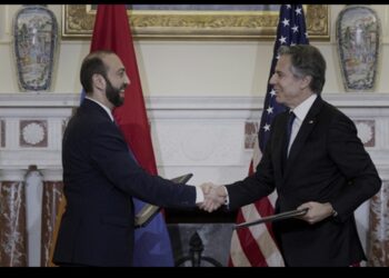 Ermənistan kimi kiçik, siyasi alətləri və iqtisadi resursları kasad olan ölkələrin belə addımları uşağın odla oynamasını xatırladır