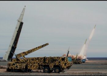 İsrailin Müdafiə nazirliyi ballistik raketlə vuruldu