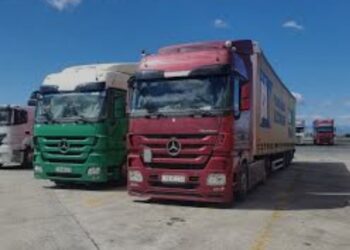 Türkiyə Suriya sərhədində iqtisadi böhran-Tirlar sərhəddə qaldi