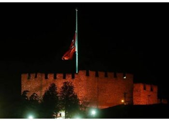 Türkiyədə matəm elan edildi, Bayraqlar yarıya endirildi