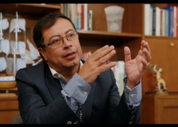 Kolumbiya prezidenti ABŞ təyyarələrinə qadağa qoydu