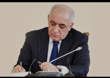 Baş nazir Əli Əsədov yeni qərar imzaladi