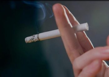 Evdə siqaret çəkdi həyatına son qoydu