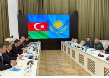 Müdafiə nazirliyinin rəhbərliyi Qazaxıstanda rəsmi səfərdədir